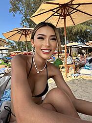 Click image for larger version. 

Name:	bik 1 Lily twitter GIyfa5hbYAACnSc.jpeg 
Views:	5 
Size:	690.5 KB 
ID:	1495382