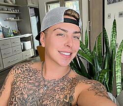 Click image for larger version. 

Name:	Kameron Taylor l5a.jpg 
Views:	28 
Size:	202.6 KB 
ID:	1499900