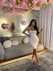 Click image for larger version. 

Name:	dress 1 Sofa Vissa twitter EkMLGAUVoAA2nOI.jpeg 
Views:	18 
Size:	465.5 KB 
ID:	1506200