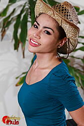 Click image for larger version. 

Name:	strawcowgirlhat100.jpg 
Views:	2 
Size:	208.2 KB 
ID:	1506525