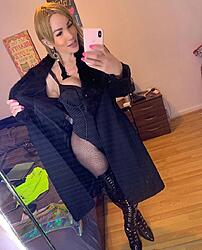 Click image for larger version. 

Name:	boots 1 Andrea Raducan twitter ENvTHH5X0AAKyab.jpeg 
Views:	24 
Size:	101.6 KB 
ID:	1508432