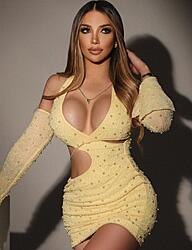 Click image for larger version. 

Name:	dress 1 Juanita twitter GgQhlZBW4AAHTty.jpg 
Views:	6 
Size:	165.4 KB 
ID:	1508559