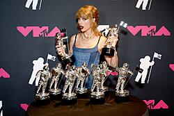 Click image for larger version.&nbsp;

Name:	TS in blue 5a.jpg&nbsp;
Views:	46&nbsp;
Size:	766.5 KB&nbsp;
ID:	1541532