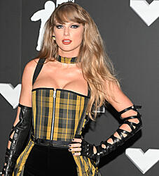 Click image for larger version.&nbsp;

Name:	Taylor sexy 4a.jpg&nbsp;
Views:	12&nbsp;
Size:	2.06 MB&nbsp;
ID:	1546235