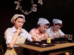 Click image for larger version. 

Name:	watch radium-girls-painting.jpg 
Views:	154 
Size:	69.6 KB 
ID:	865096