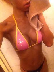 Click image for larger version. 

Name:	Shemale-Miran-shows-her-tan-lines-2.jpg 
Views:	105 
Size:	27.3 KB 
ID:	872886