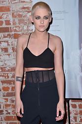 Click image for larger version. 

Name:	Kristen_Stewart_Shaved_Head-11.jpg 
Views:	83 
Size:	838.4 KB 
ID:	998438