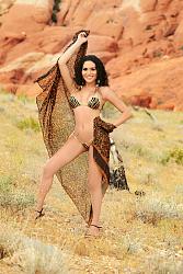 Click image for larger version. 

Name:	Leslie Hot Desert Pose.JPG 
Views:	89 
Size:	300.2 KB 
ID:	859990