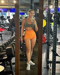 Click image for larger version. 

Name:	po 1 Carmen Carrera twitter F7NFqY1X0AAWrKJ.jpg 
Views:	107 
Size:	378.1 KB 
ID:	1447103